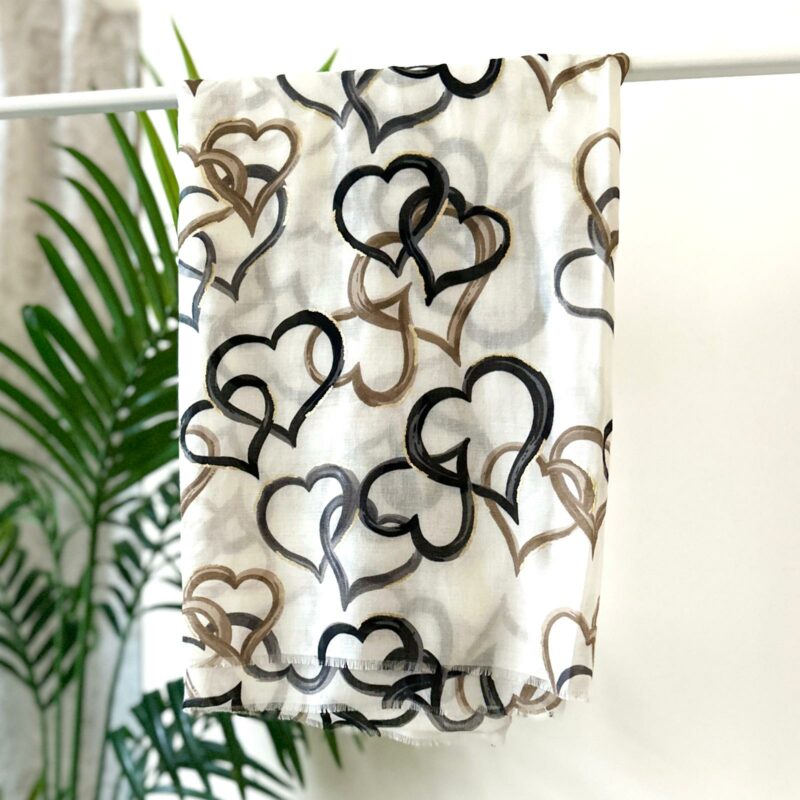 Pashmina cuori grandi nera