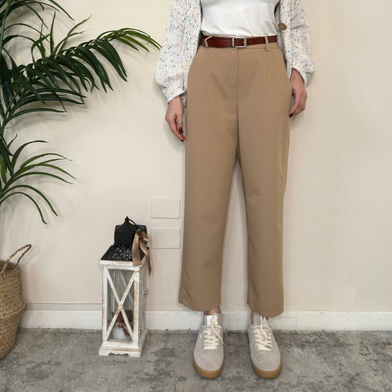 TENSIONE IN - Pantalone carrot cammello
