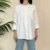 TENSIONE IN – Camicia over borchiette bianca