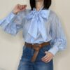 TENSIONE – Camicia fiocco azzurra