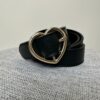 Cintura in pelle nera fibbia cuore
