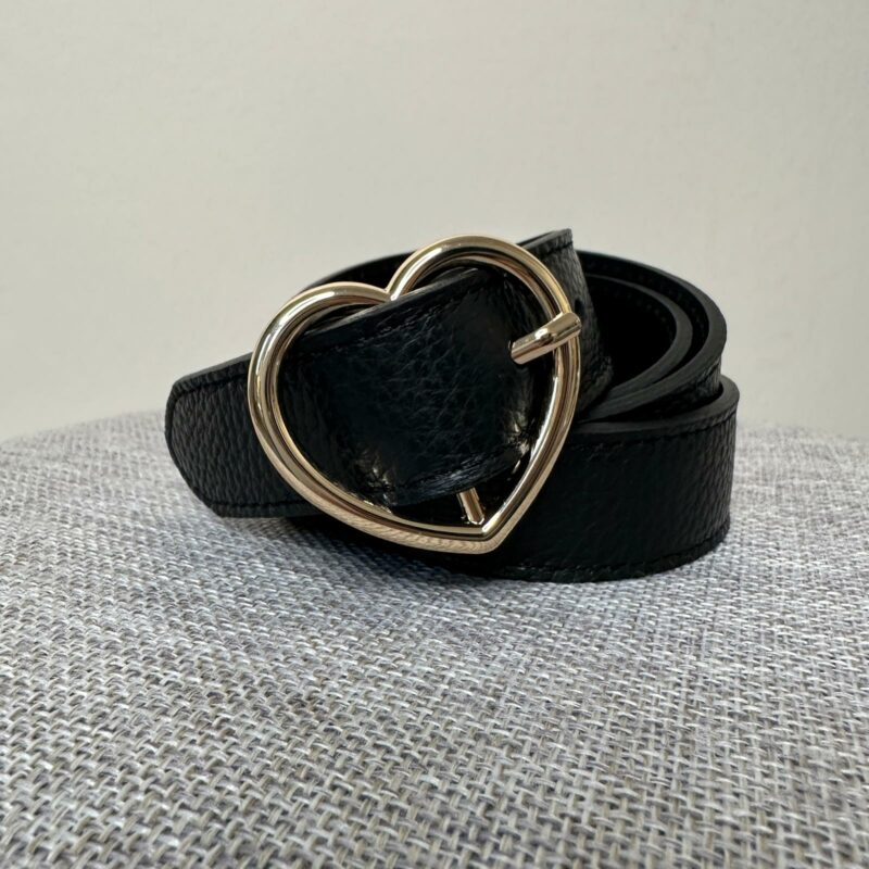 Cintura in pelle nera fibbia cuore
