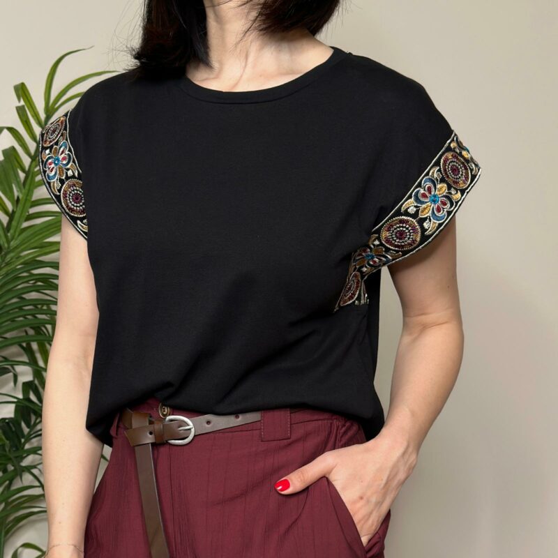 TENSIONE IN - T-shirt passamaneria nera