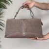 Borsa con patta tortora